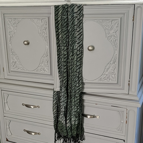 Scarf ❤️ - Picture 3 of 3